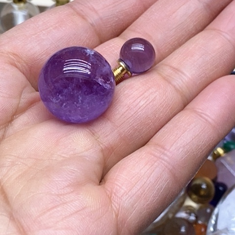 水晶水晶未镶嵌?**赋水晶