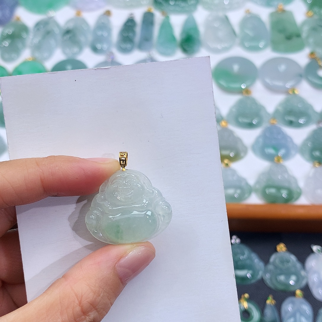 翡翠18K金镶嵌颈饰翡翠吊坠