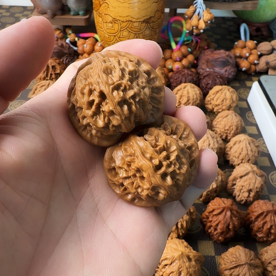 文玩核桃把件宫灯