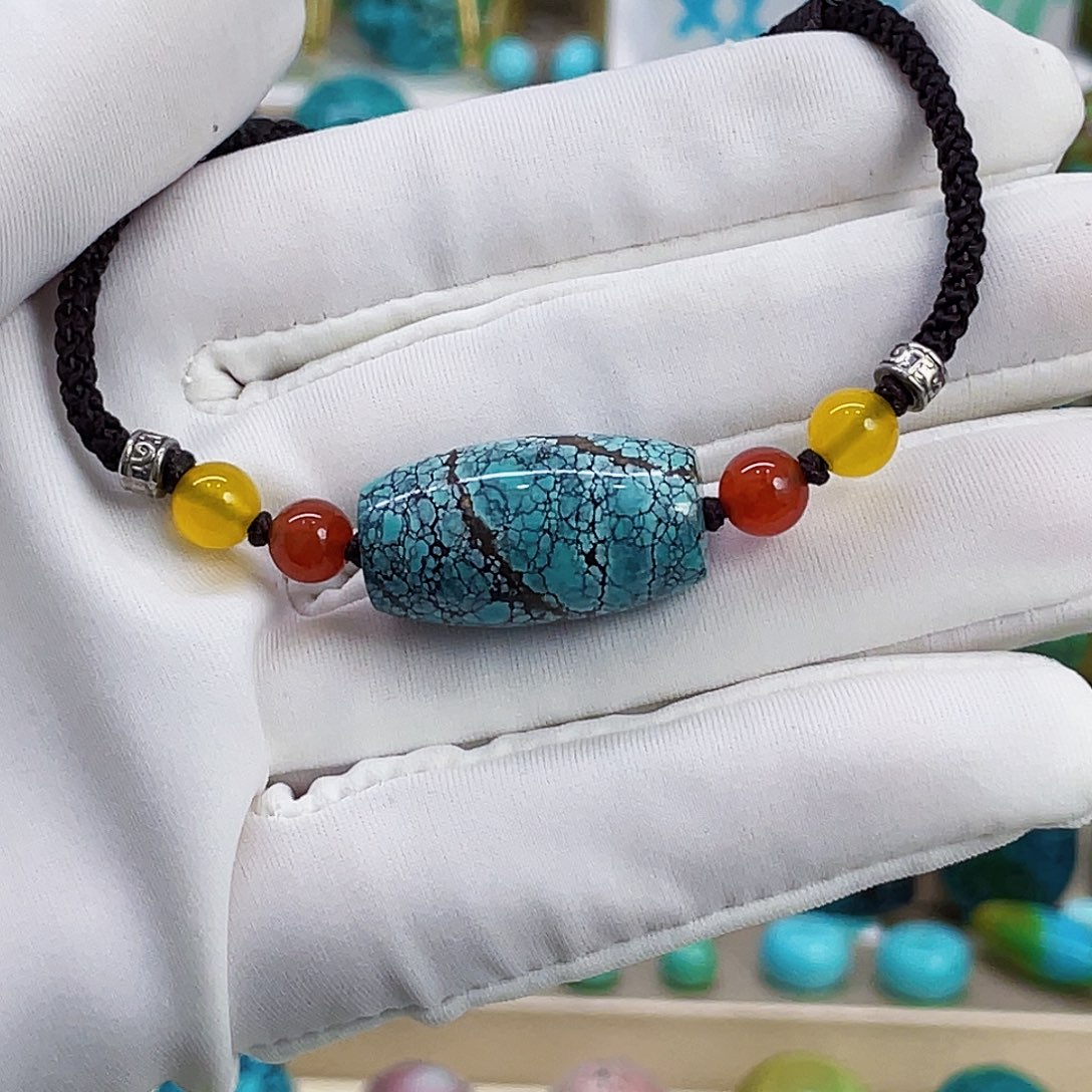 绿松石未镶嵌颈饰