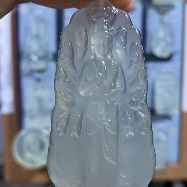 岫玉未镶嵌颈饰吊坠