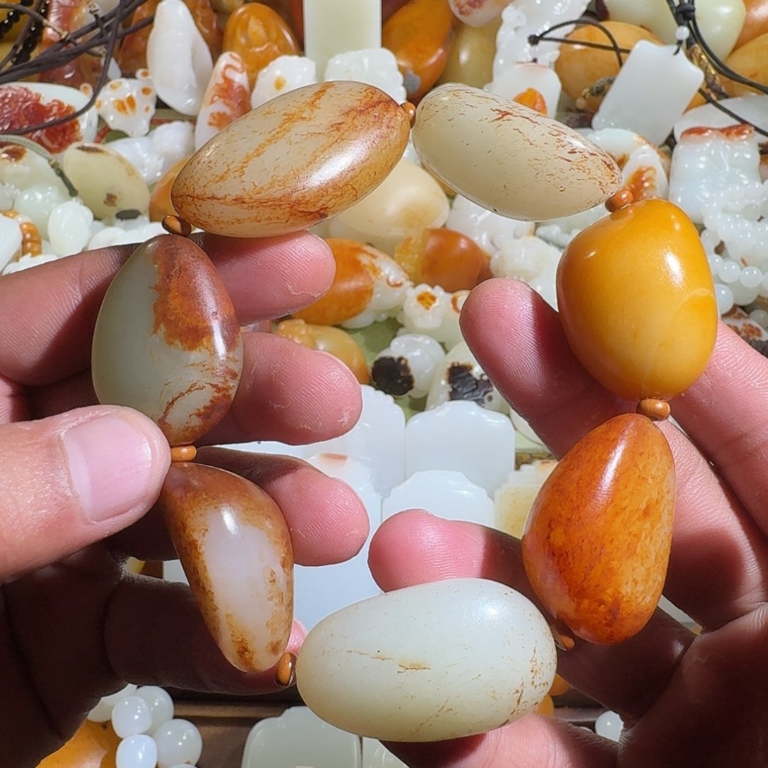 只***游和田玉未镶嵌挂件