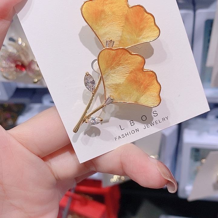 锆石铜合金非遗绒花 银杏叶胸针