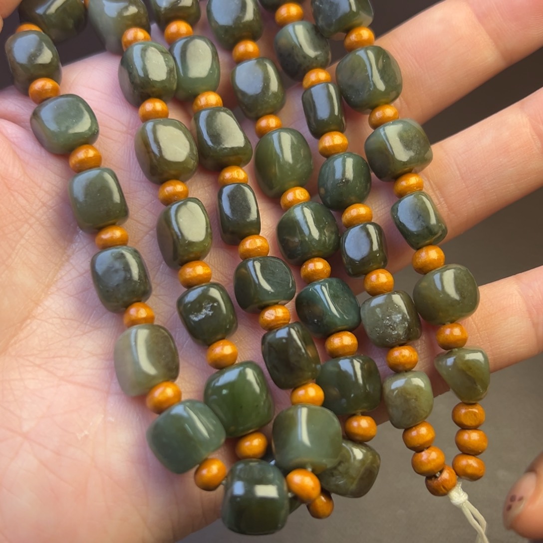 和田玉颈饰未镶嵌