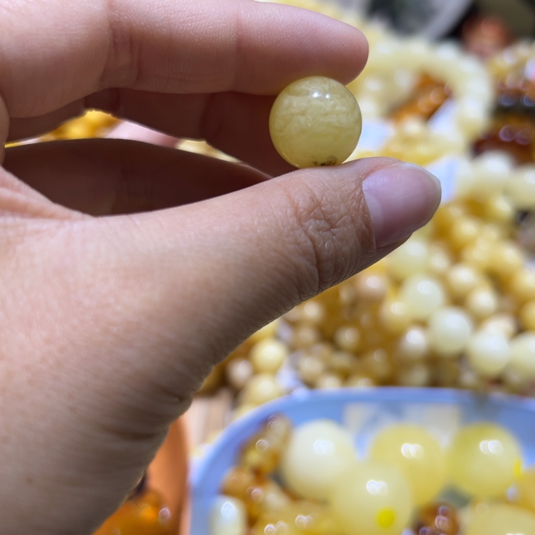 琥珀珠宝奇石未镶嵌