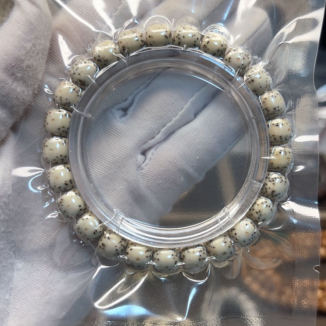 星月菩提吊坠石玉瓷白9*8正月大留白星细