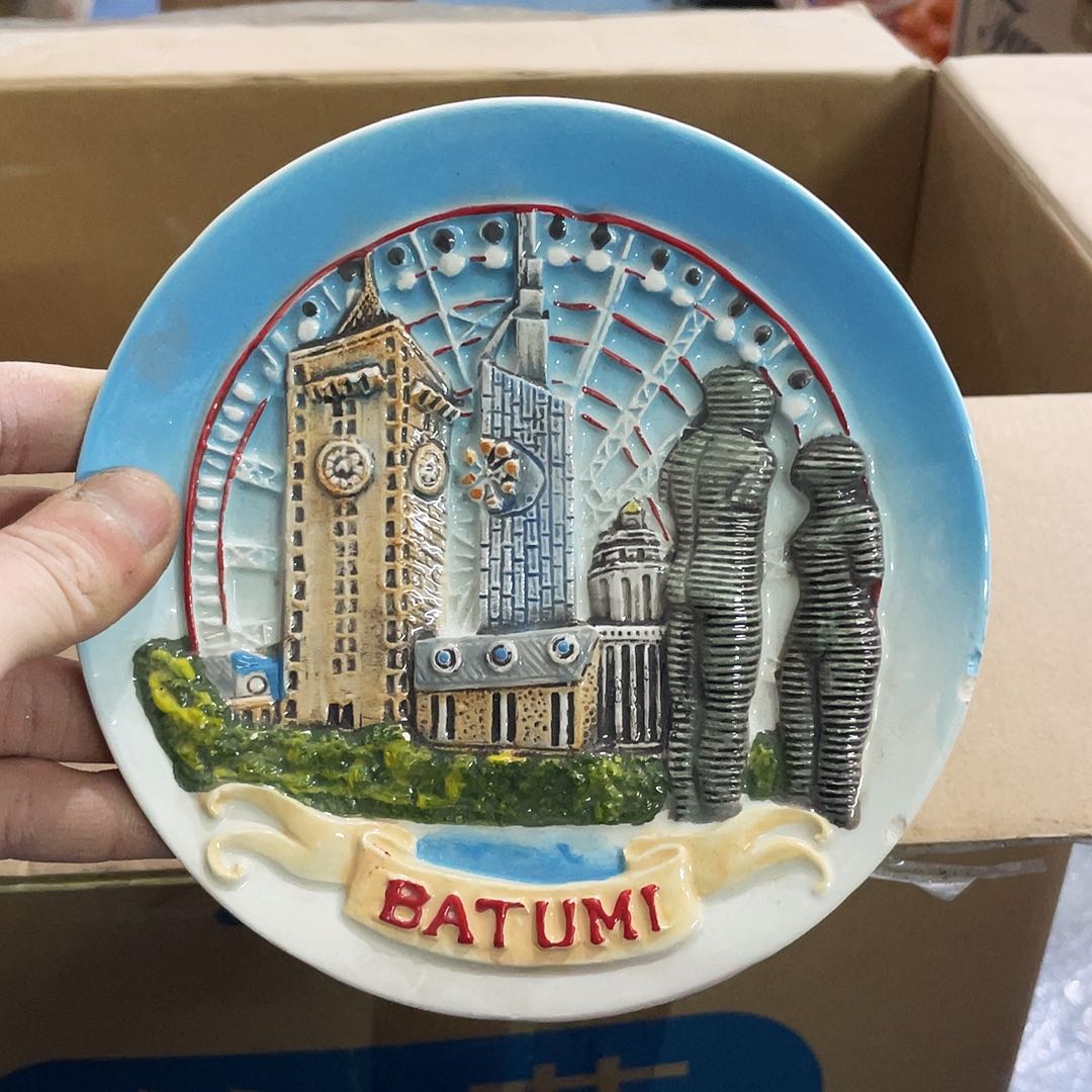 摆件   磕碰。封釉。