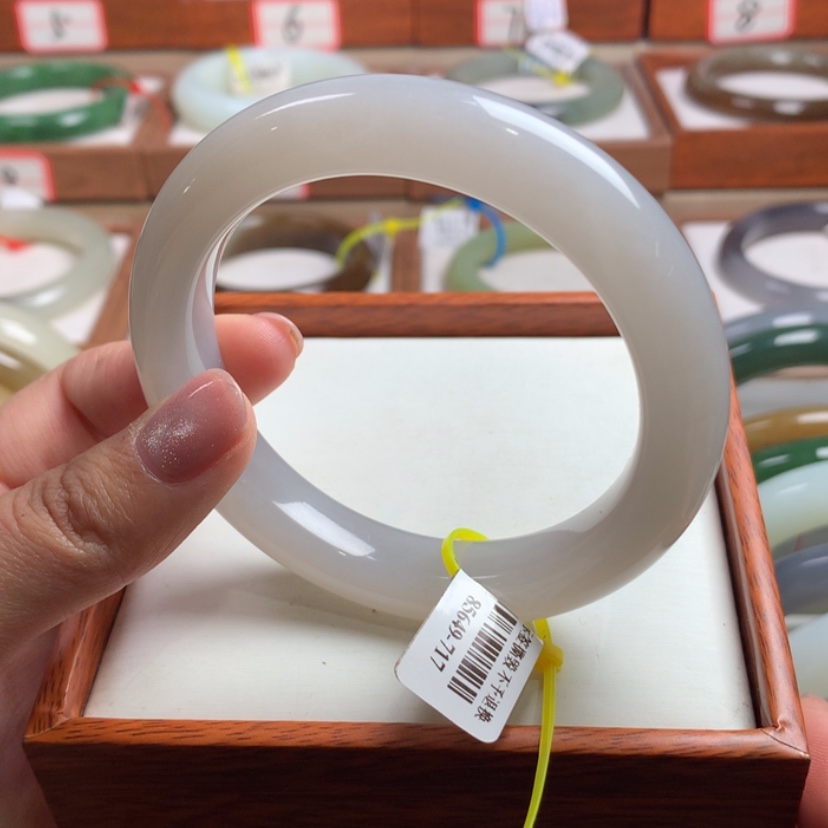 【闪购商品】和田玉手镯未镶嵌59.6