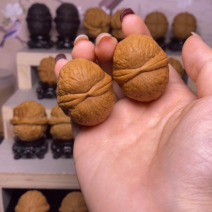 文玩核桃把件29Y—血玉元宝36、37尺31克