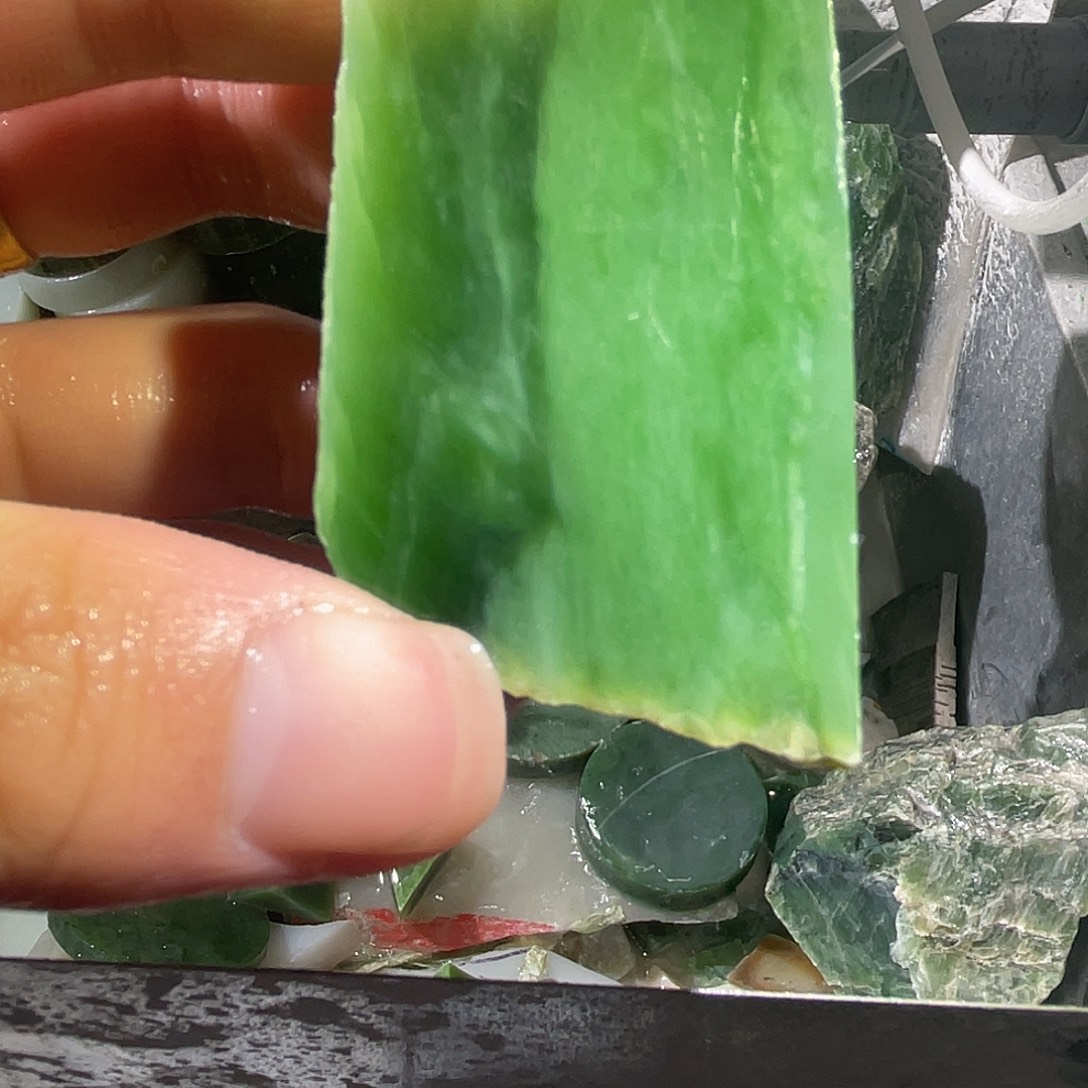 定制和田玉未镶嵌立体雕刻