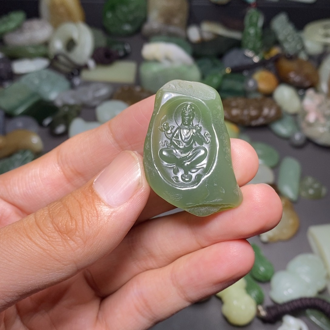 颈饰未镶嵌和田玉