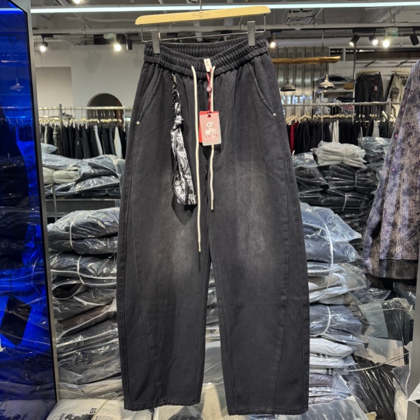 实体～质感好！加绒加厚！冬季牛仔裤！UUS北渡小吊坠水洗弯刀裤