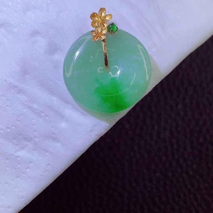 翡翠18K金镶嵌颈饰翡翠