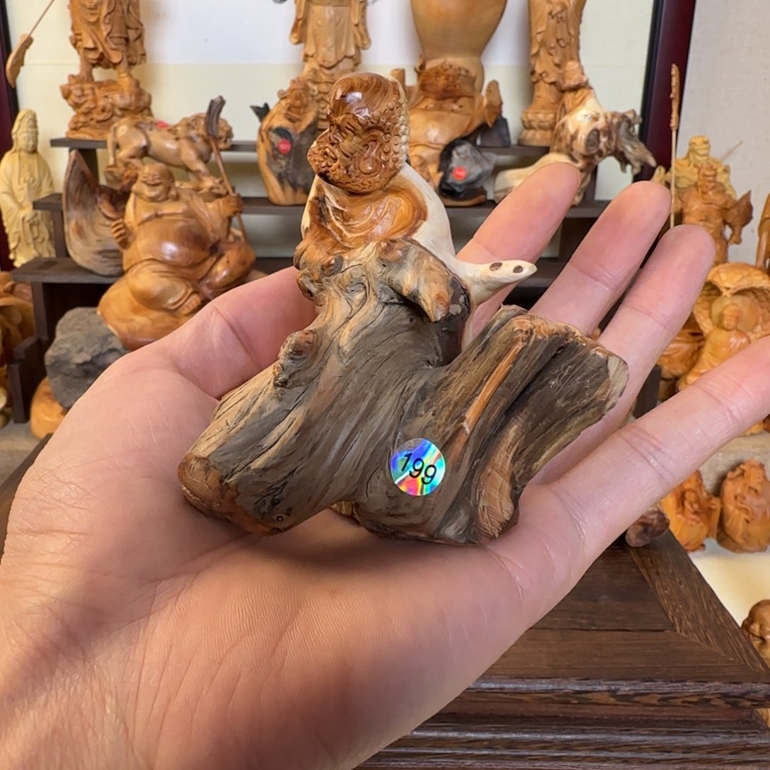 崖柏小木匠艺雕一物一拍