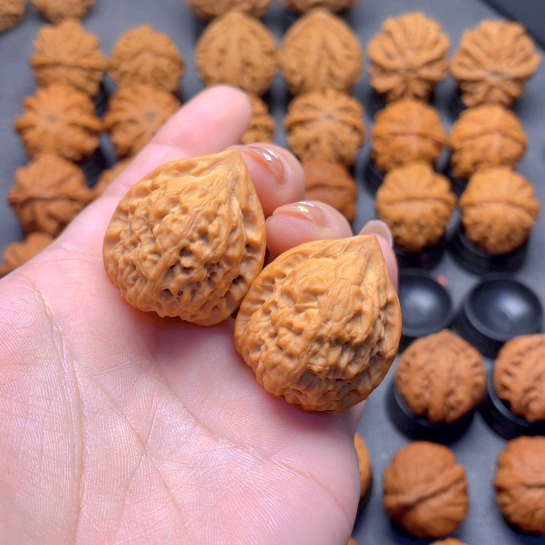 宋***9核桃文玩把件野麻鸡心