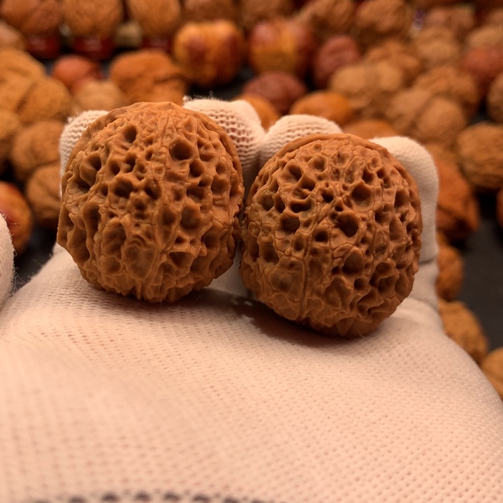 文玩核桃吊坠17………..