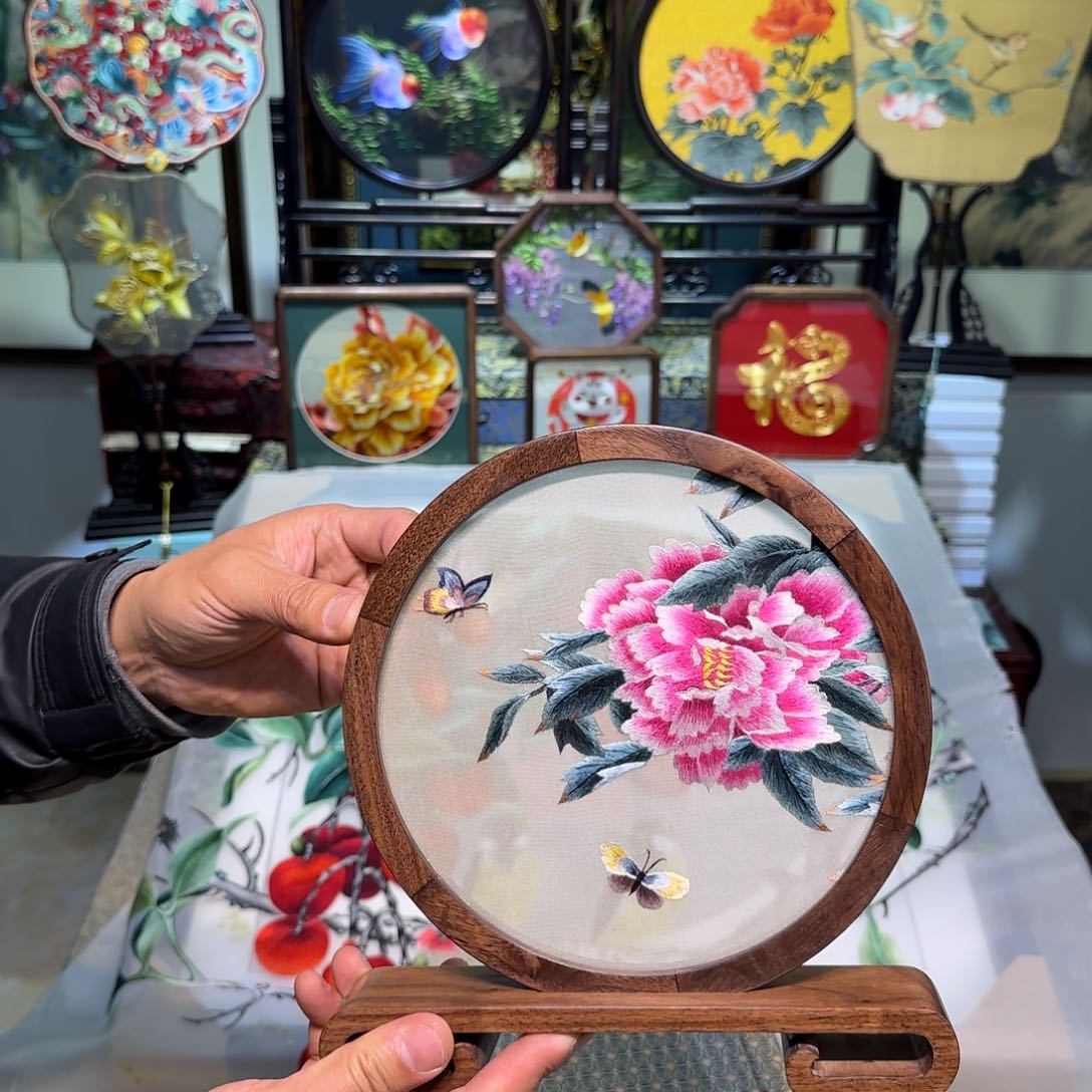 刺绣刺绣工艺精湛