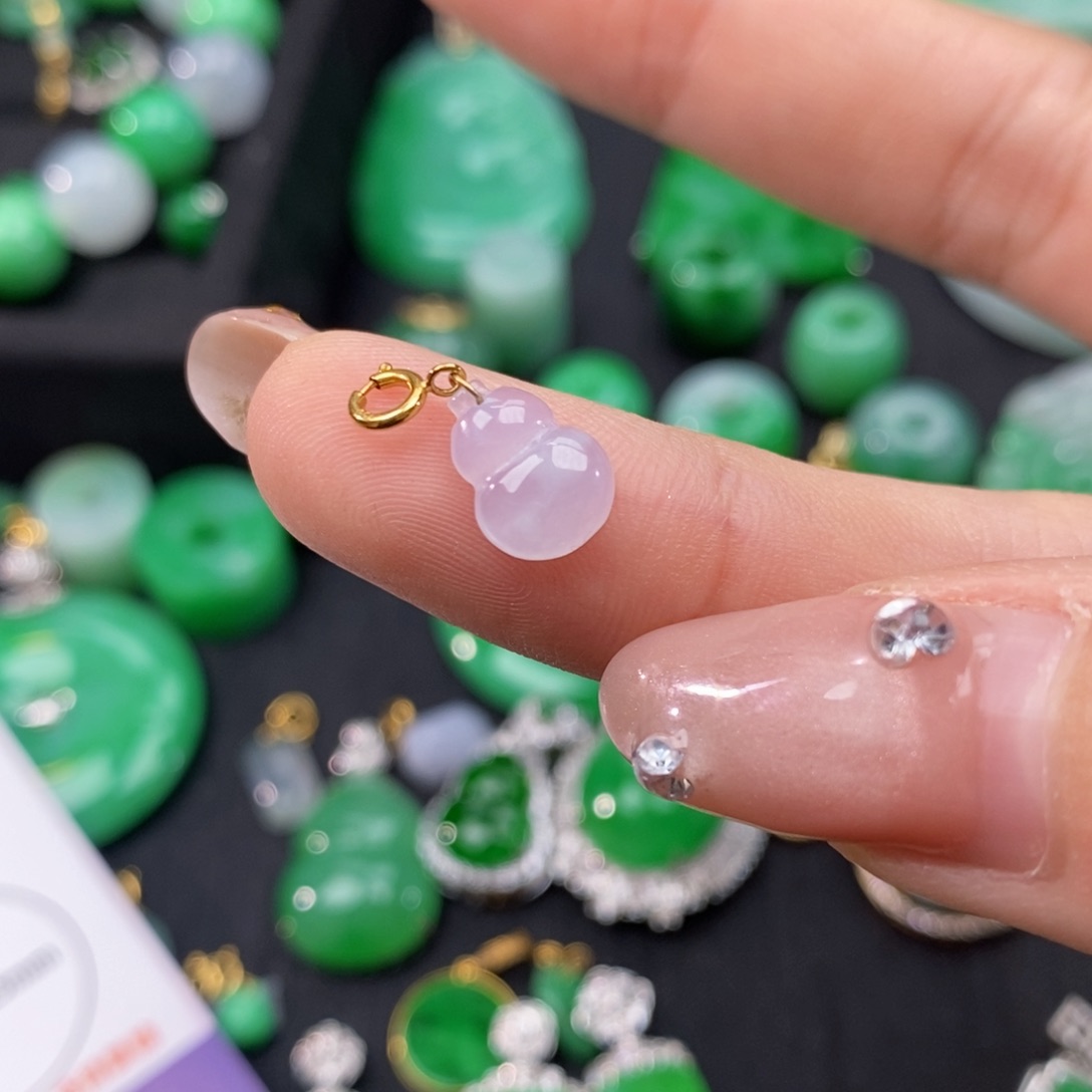 翡翠颈饰18K金镶嵌翡翠