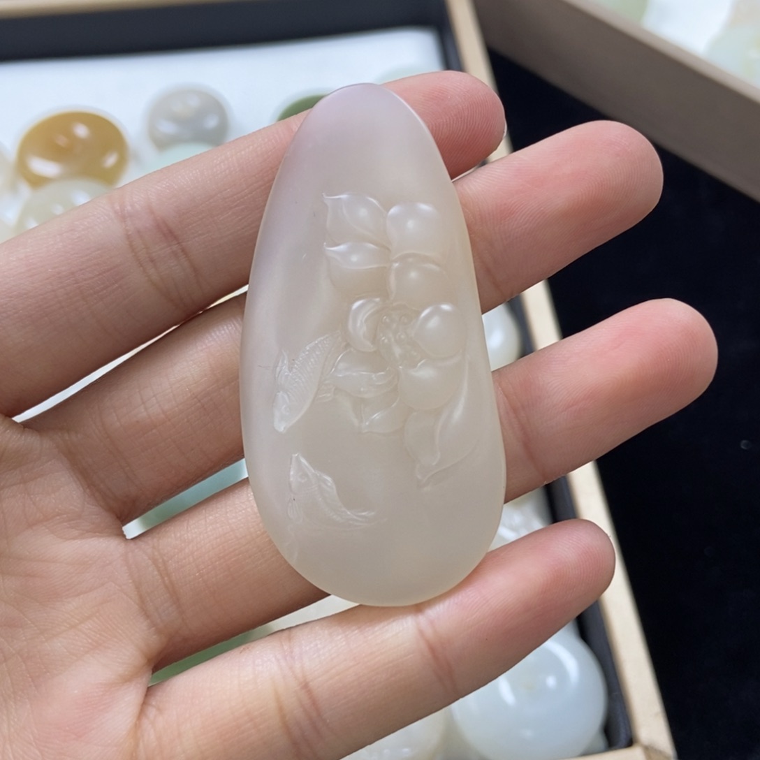 和田玉吊坠未镶嵌