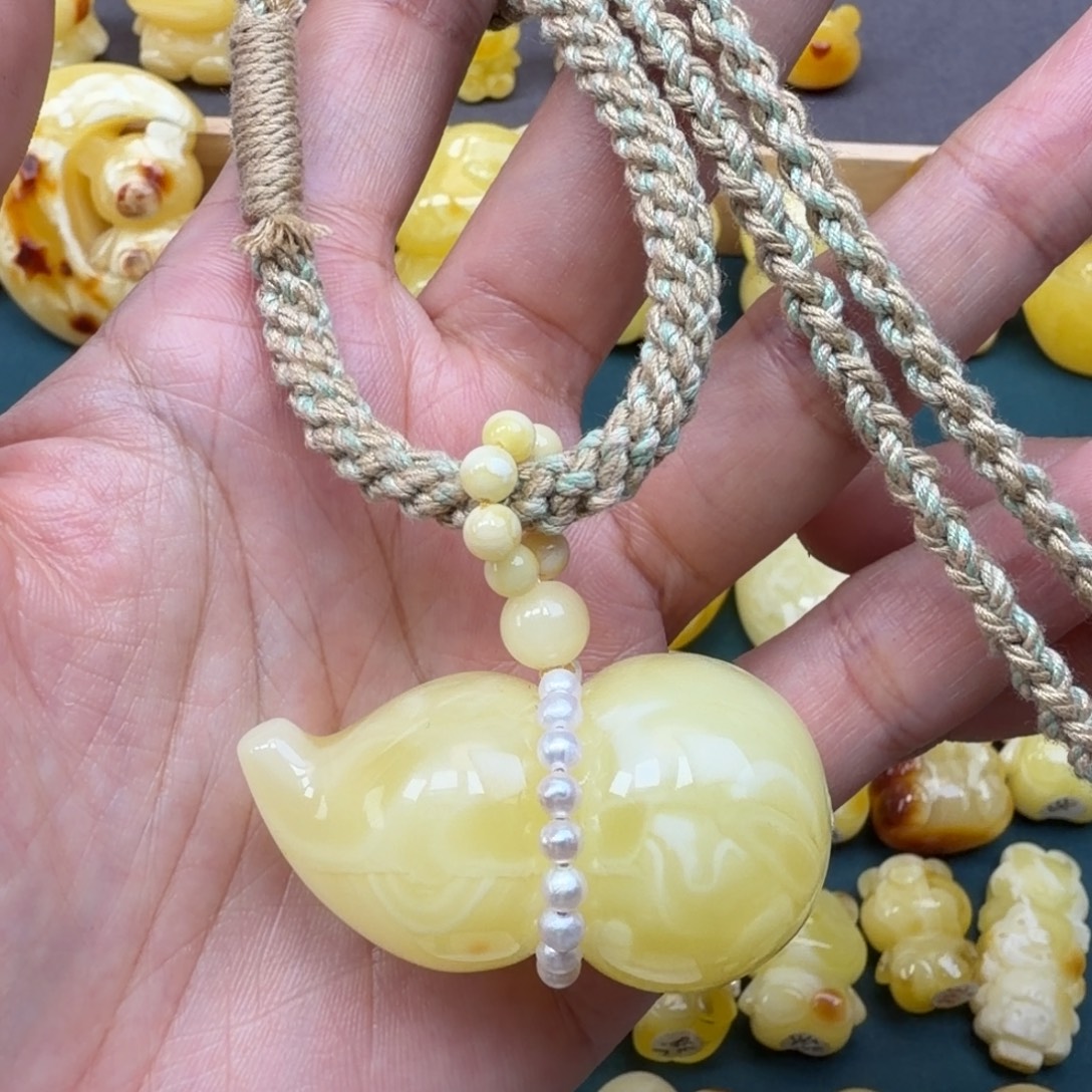 琥珀未镶嵌裸石蜜蜡