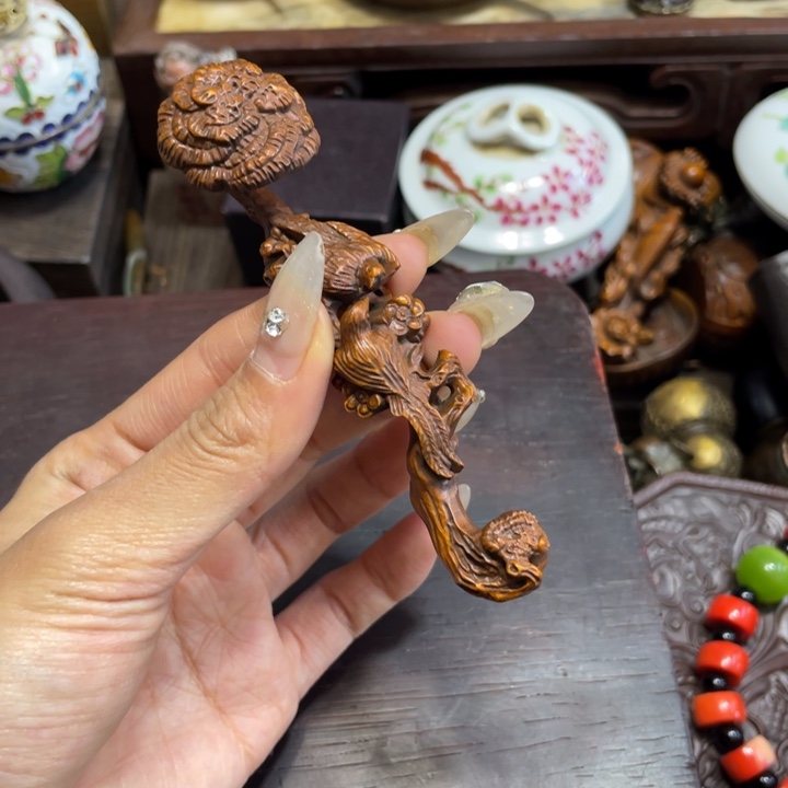 端景台紫檀木类木