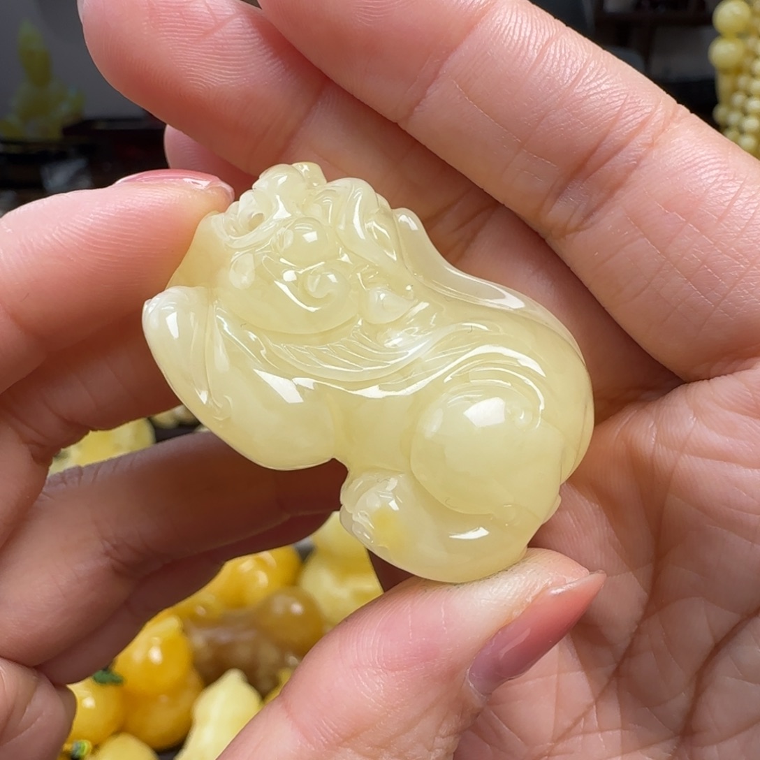 蜜蜡未镶嵌珠宝奇石