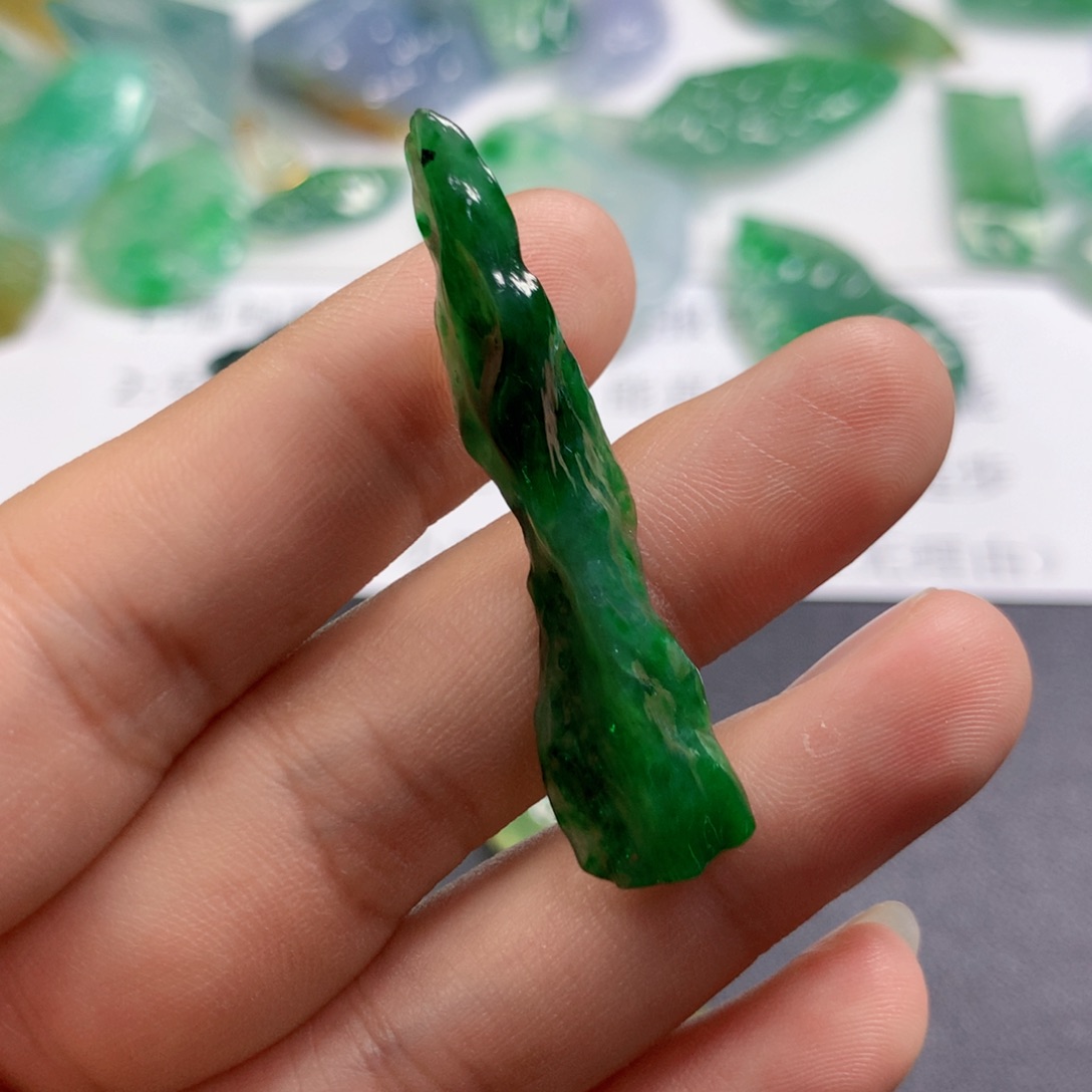 【闪购商品】翡翠吊坠(不含链)未镶嵌阿**宁