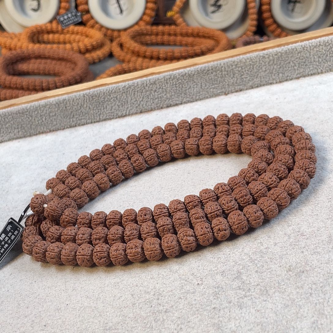 晚***.金刚菩提吊坠定制老树王