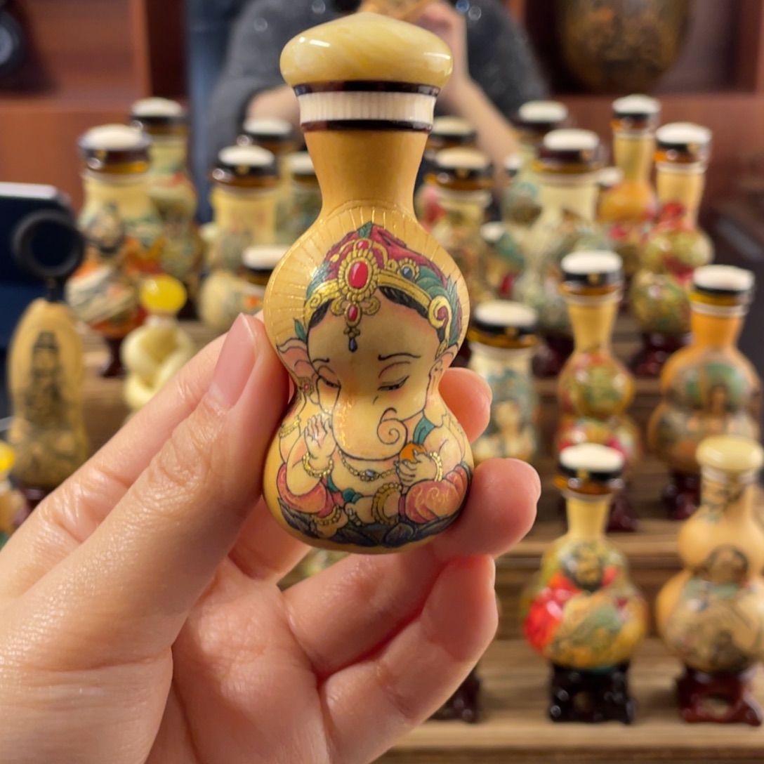 “***”大叶紫檀（黑酸枝木类）