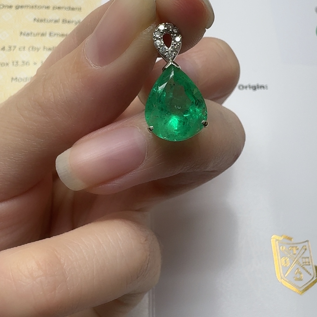 颈饰未镶嵌祖母绿