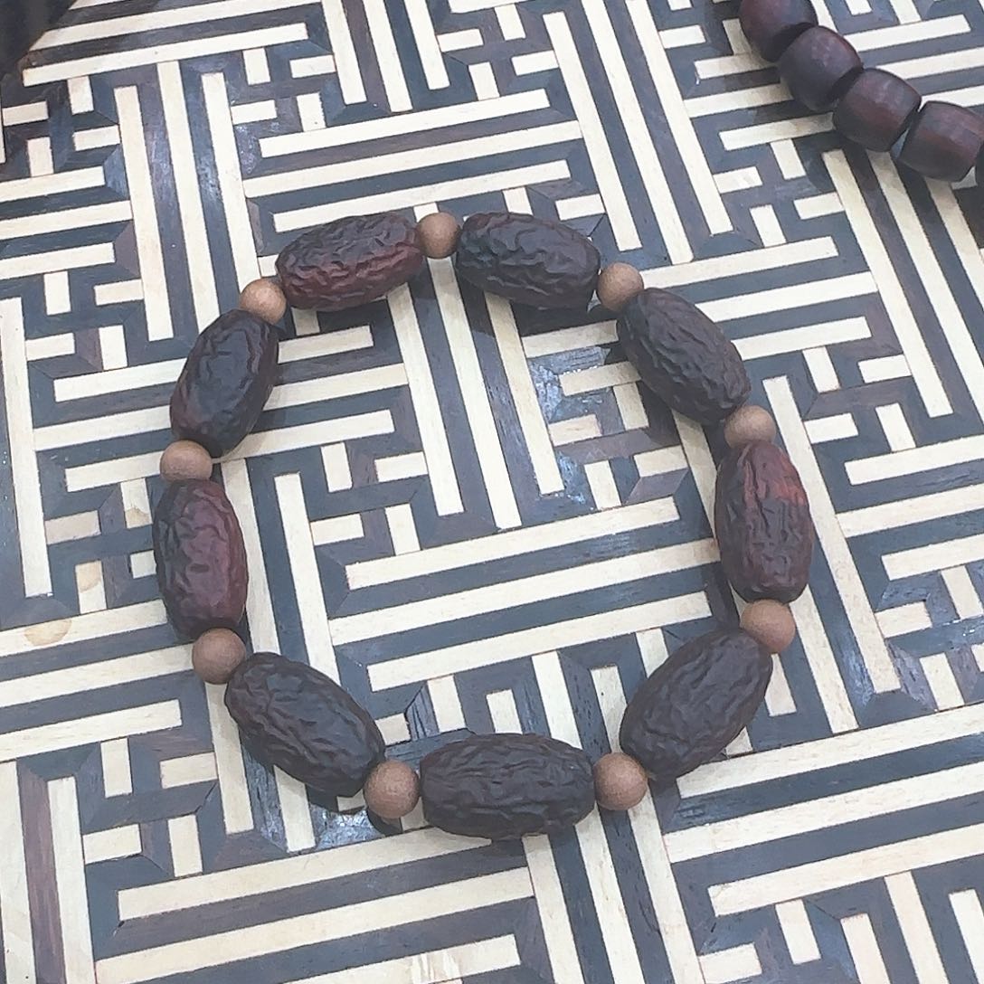 紫檀木类端景台枣生贵子