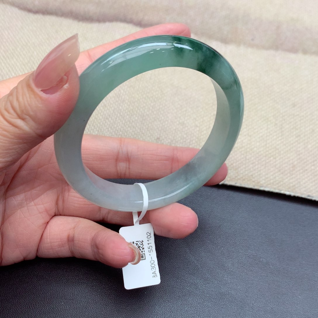 翡翠手镯未镶嵌莉缅甸翡翠手镯