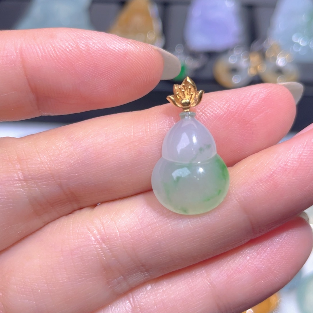 颈饰18K金镶嵌翡翠翡翠