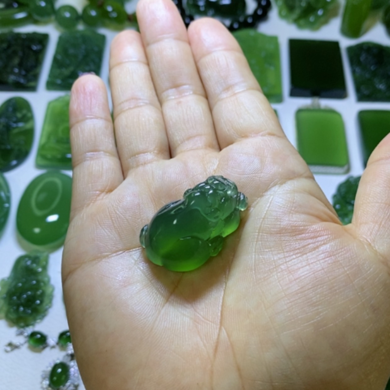 【闪购商品】蛇纹石玉颈饰未镶嵌轻*