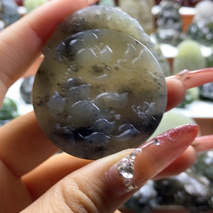 和田玉颈饰未镶嵌烟*