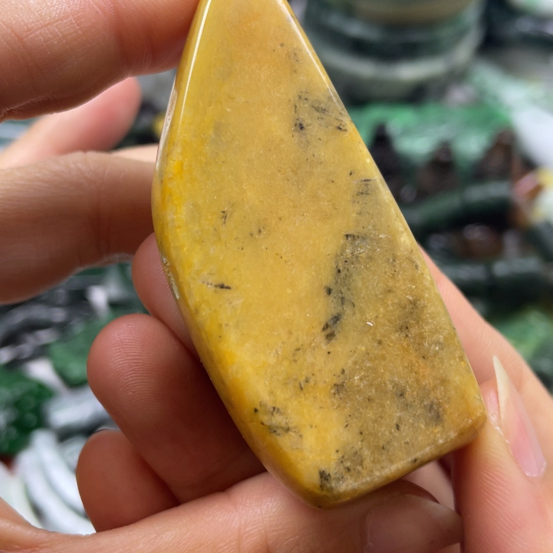 翡翠未镶嵌颈饰牌子