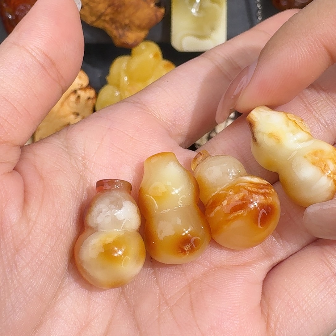琥珀未镶嵌裸石随机一个