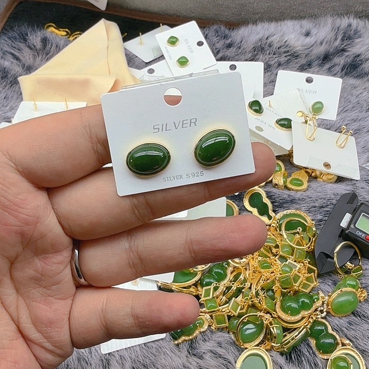 和田玉耳饰银S925镀金镶嵌