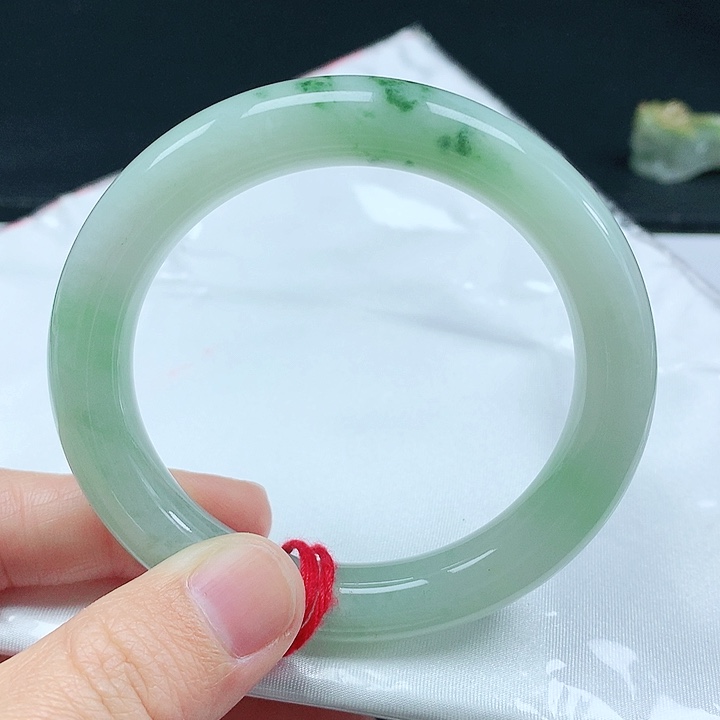 翡翠手镯未镶嵌天然翡翠手镯