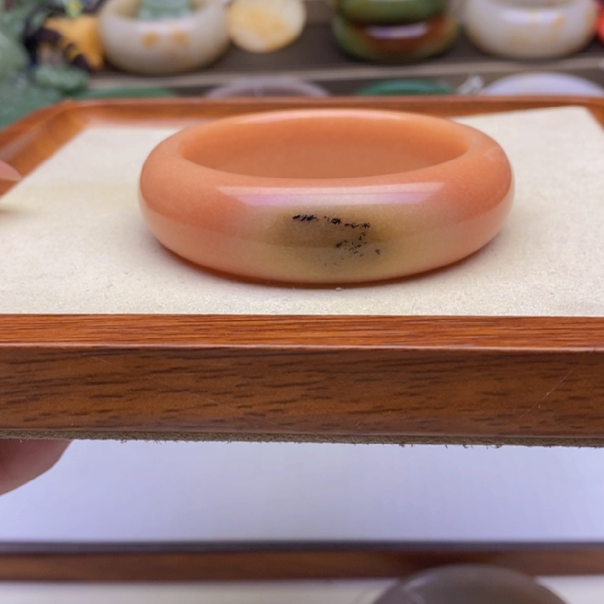 【闪购商品】石英质玉手镯未镶嵌