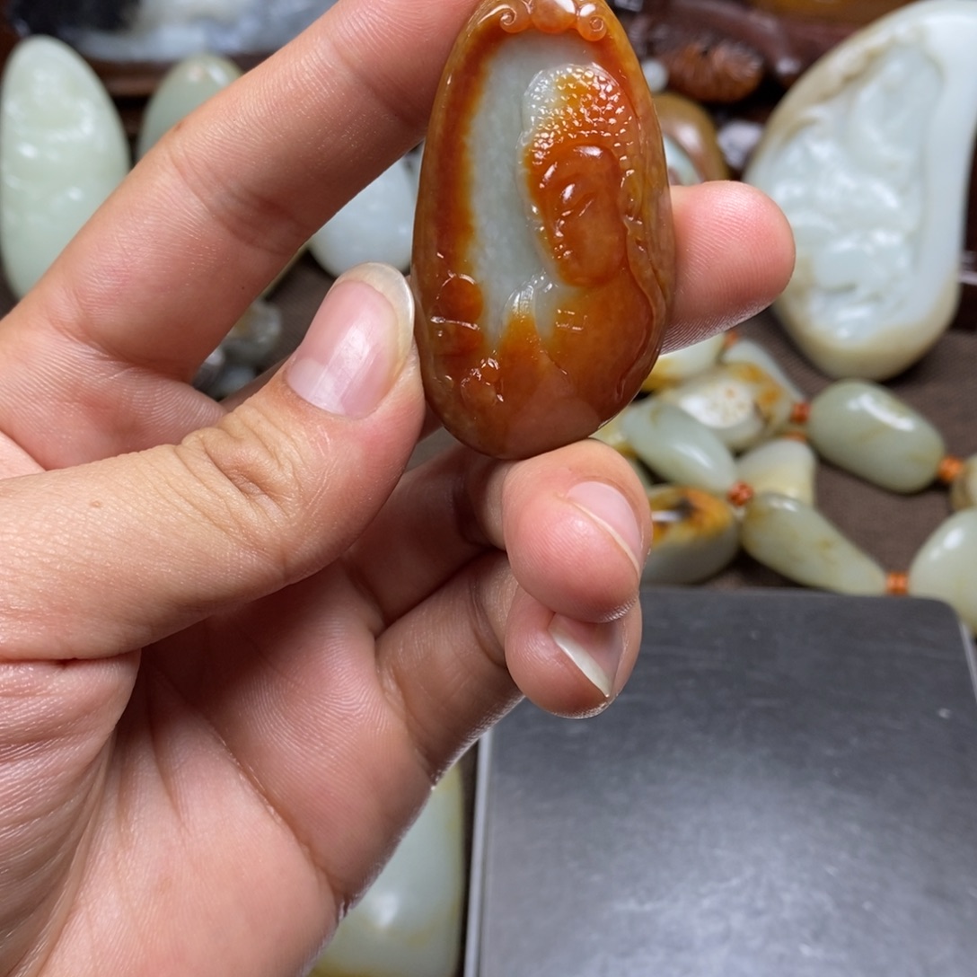 和田玉未镶嵌把件