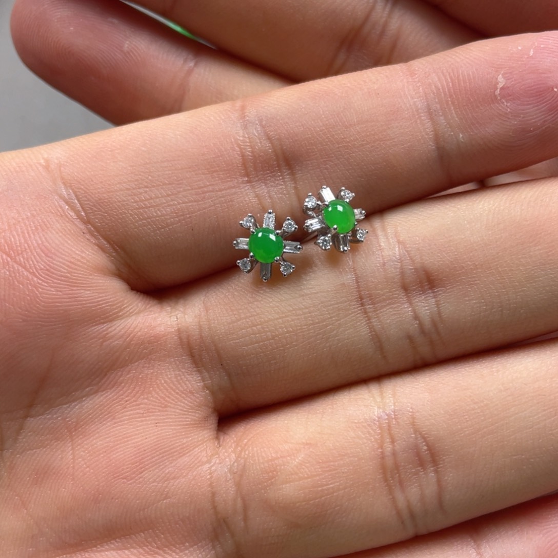 翡翠颈饰未镶嵌一**北翡翠