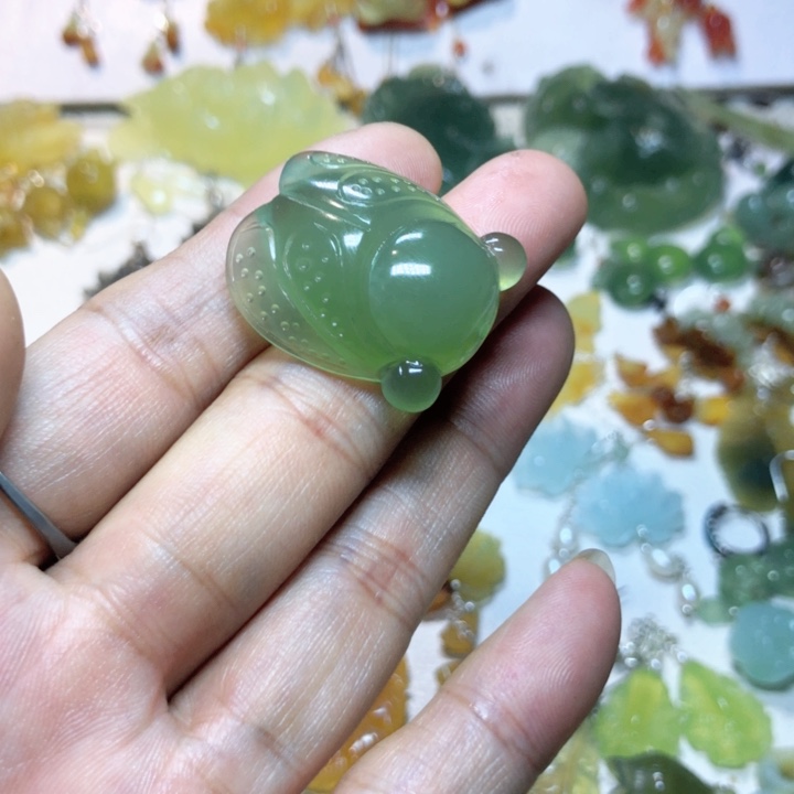 【闪购商品】蛇纹石玉耳环未镶嵌