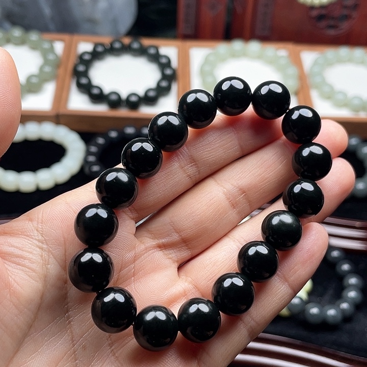 用***6和田玉未镶嵌手串