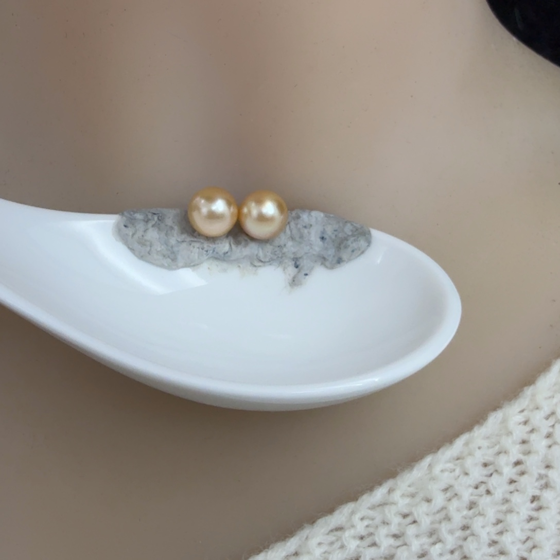 未镶嵌海水珍珠耳饰