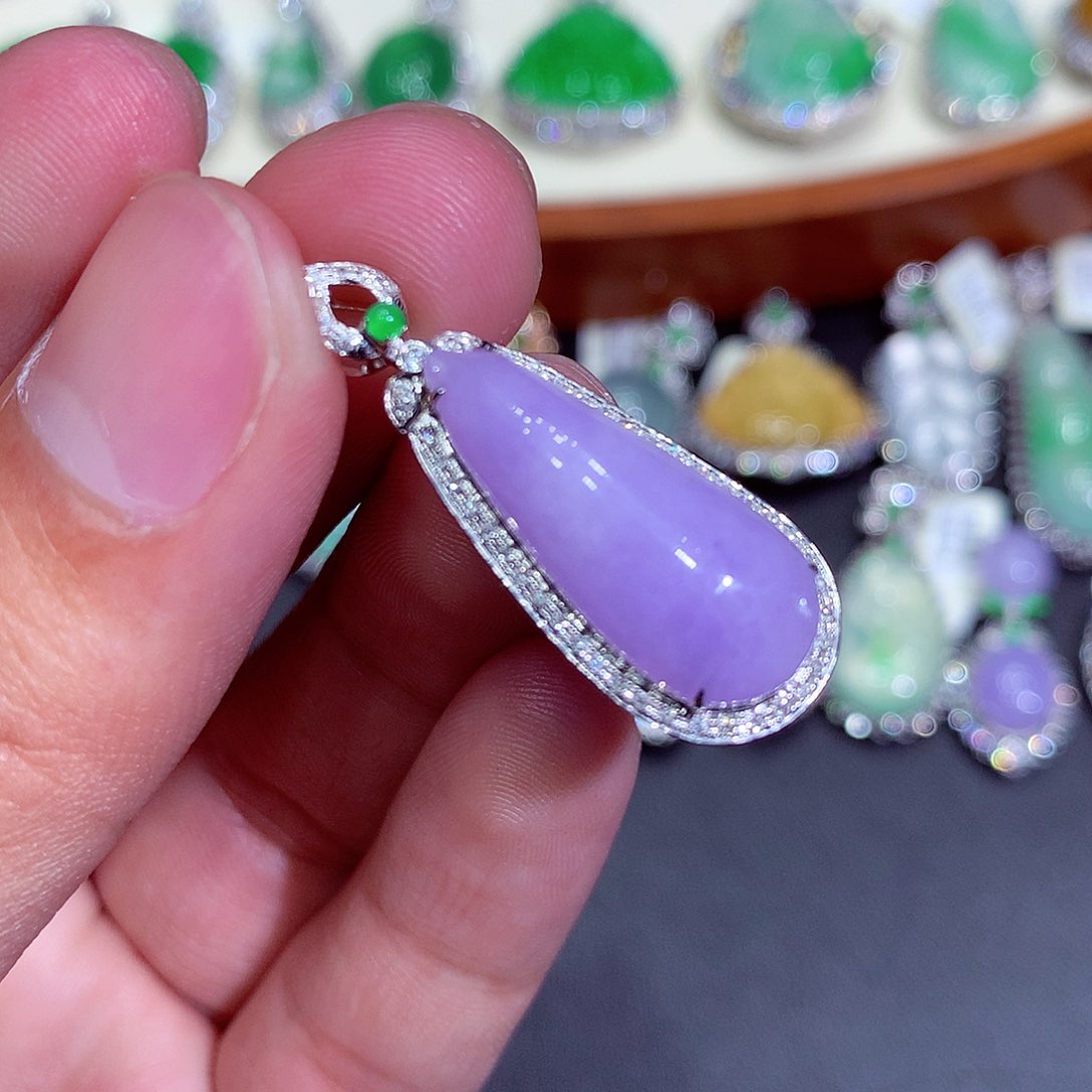 翡翠吊坠(不含链)18K金镶嵌