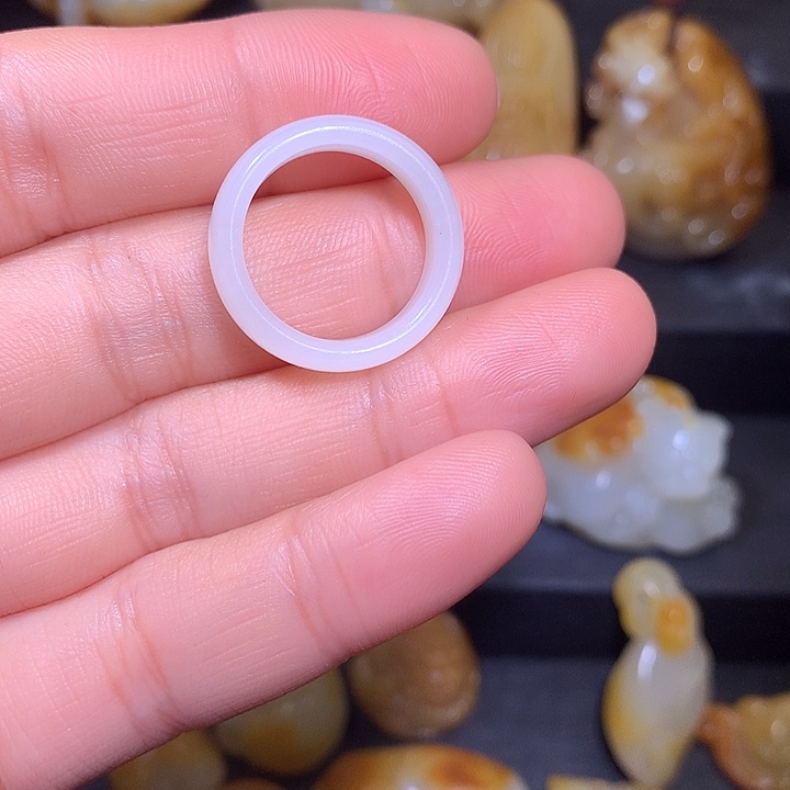 和田玉未镶嵌车挂