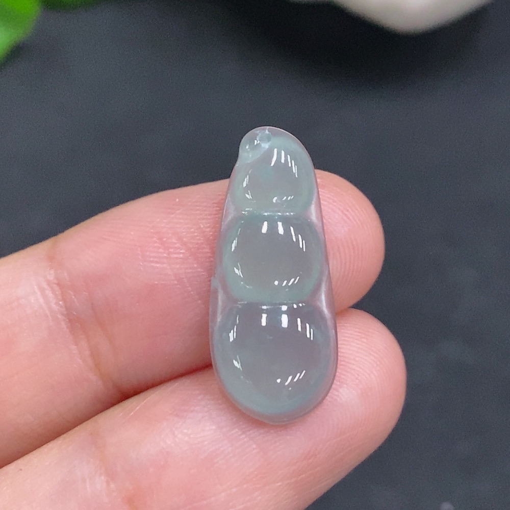 天然翡翠A货四季豆糯冰种蓝水豆子平安福豆