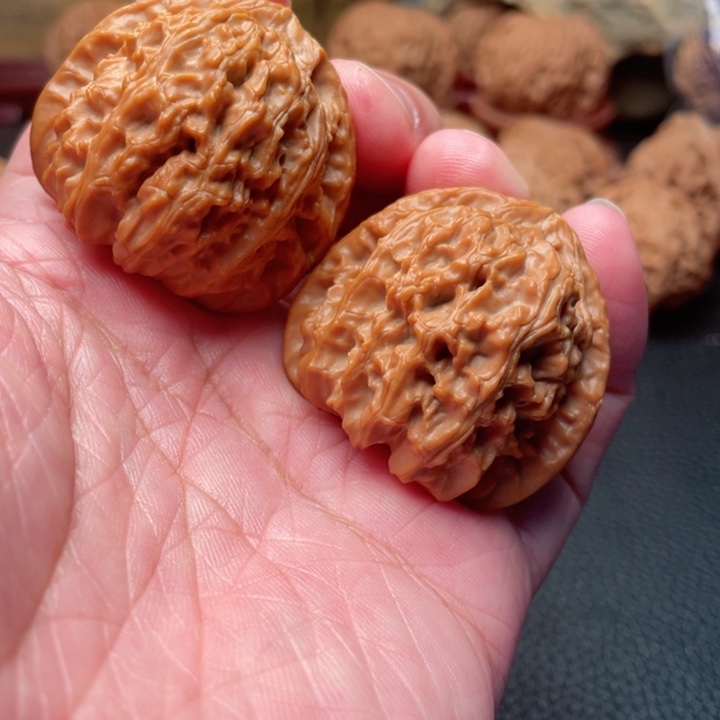 文玩核桃把件39全品三角白