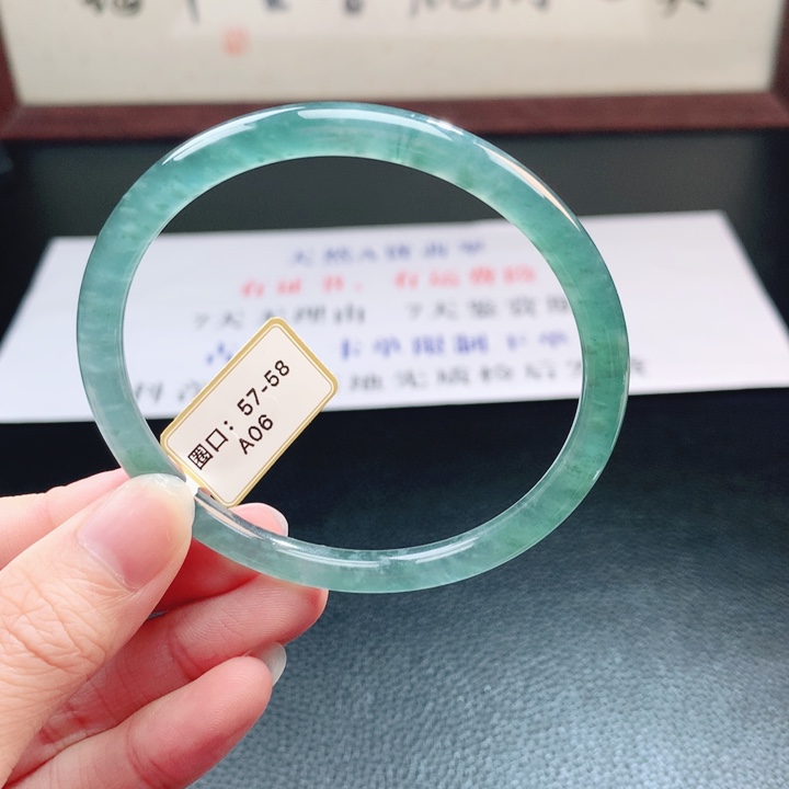 翡翠未镶嵌手镯翡翠手镯99